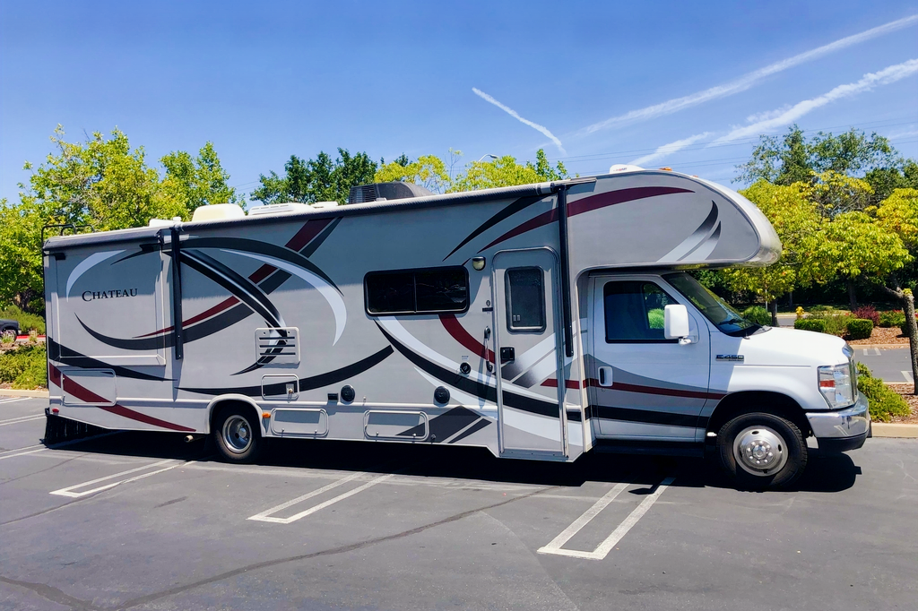 Make great memories in my Roomy Thor Chateau 31L!