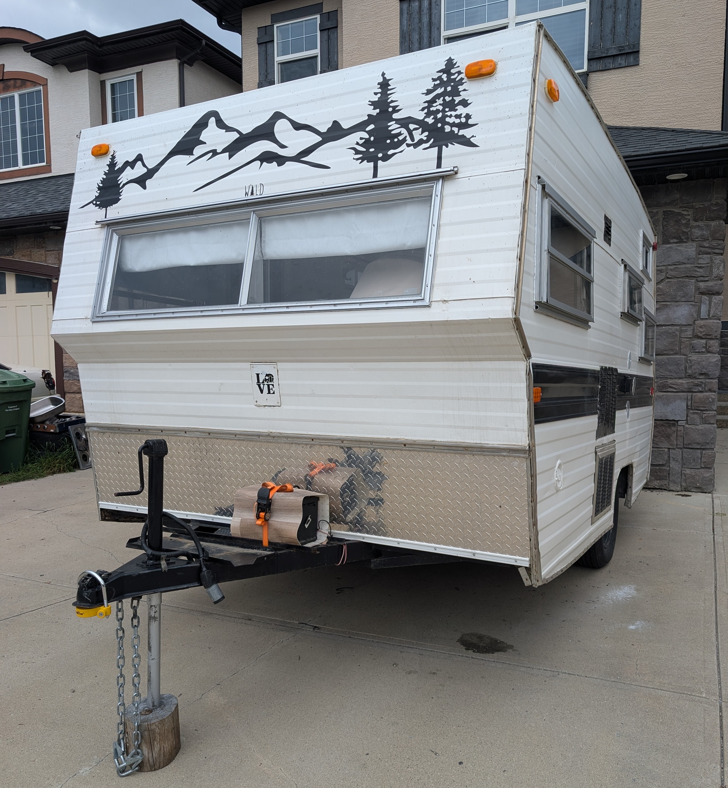 Renovated Skipper 14 - Tent On Wheels