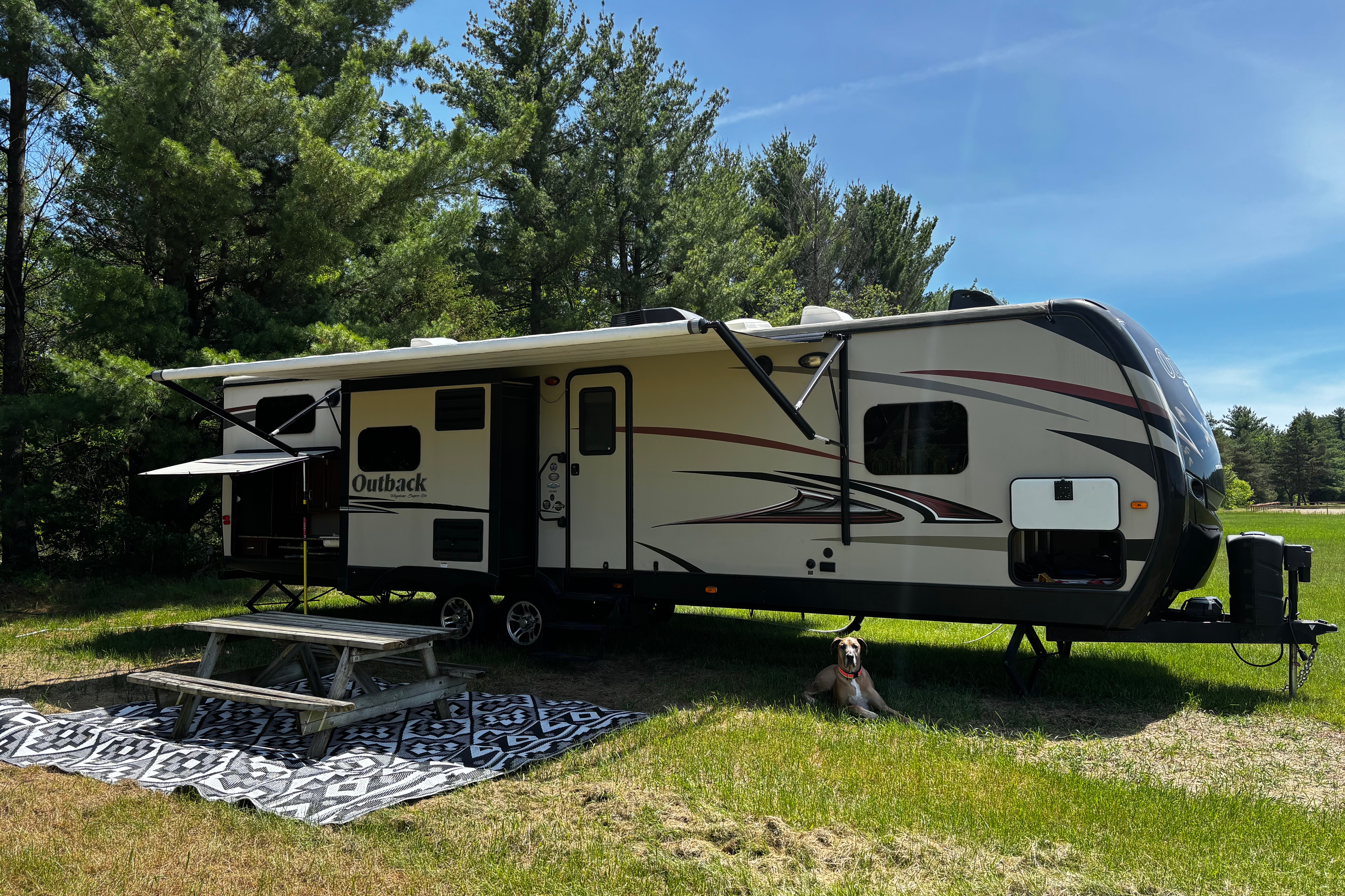 Gen & Simon's Camper for your next vacation (keystone 323BH Outback)
