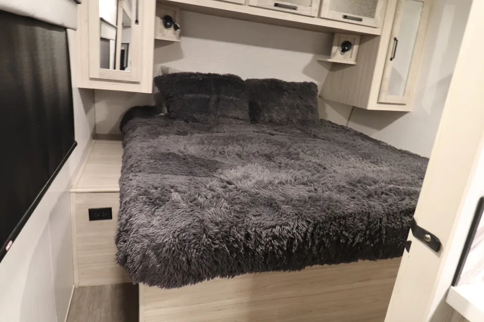 Luxury Twilight 2620 Travel Trailer – Private Queen Suite + Slide-Out