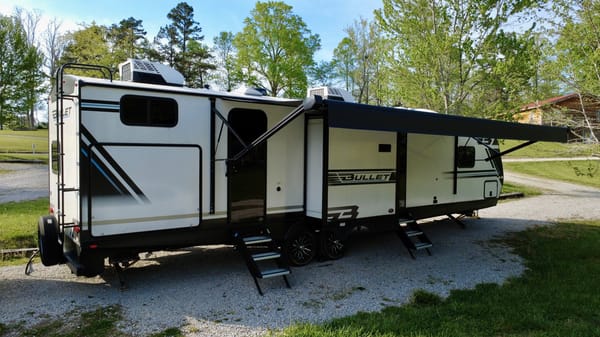 Keystone 330BKQ Travel Trailer