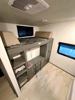 Keystone 330BKQ Travel Trailer