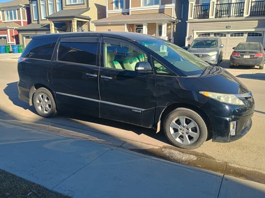 Toyota Campervan (7 seats/2 sleeps) Park Pass + (US/Canada)
