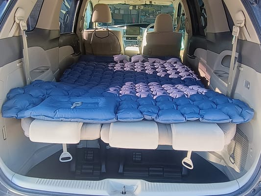 Toyota Campervan (7 seats/2 sleeps) Park Pass + (US/Canada)