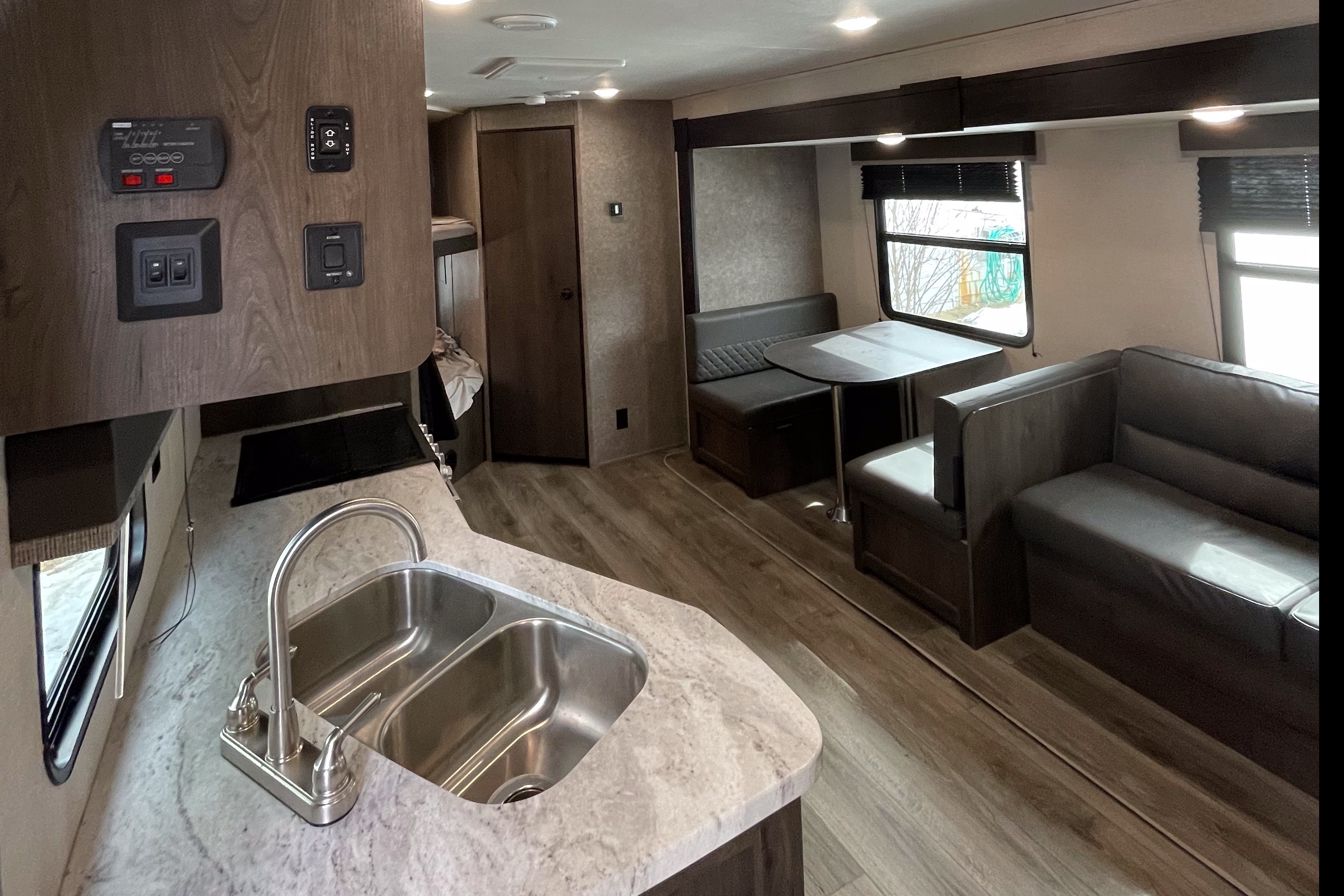 Tom's Starcraft Autumn Ridge Travel Trailer