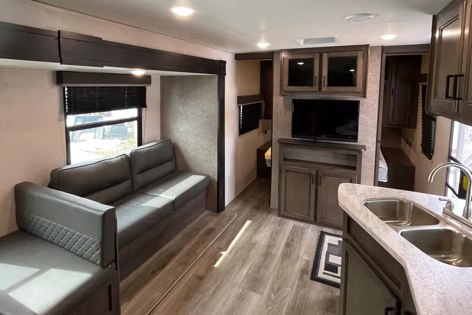 Tom's Starcraft Autumn Ridge Travel Trailer