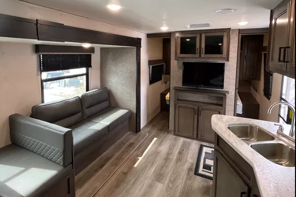 Tom's Starcraft Autumn Ridge Travel Trailer