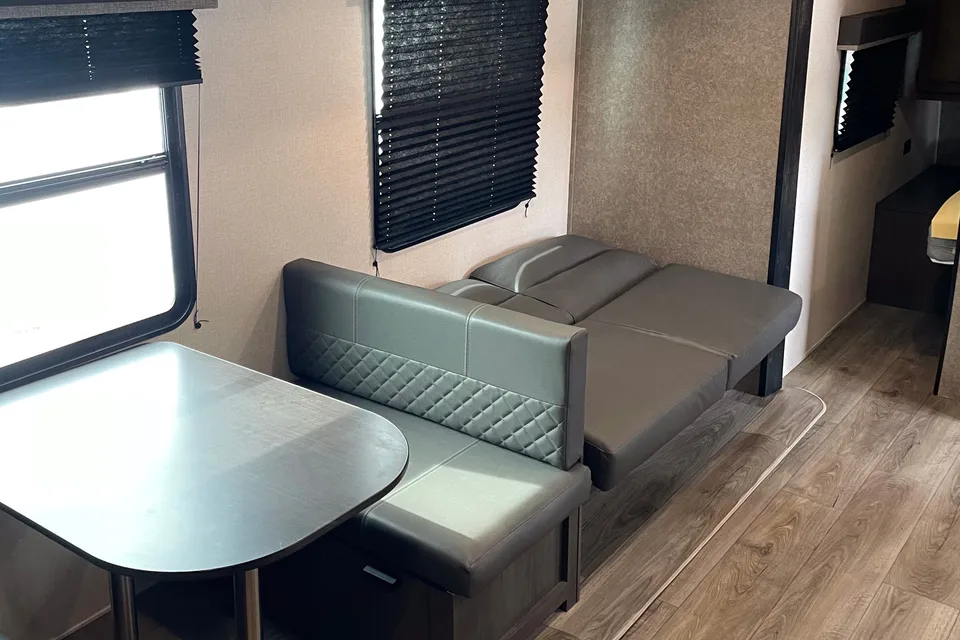 Tom's Starcraft Autumn Ridge Travel Trailer