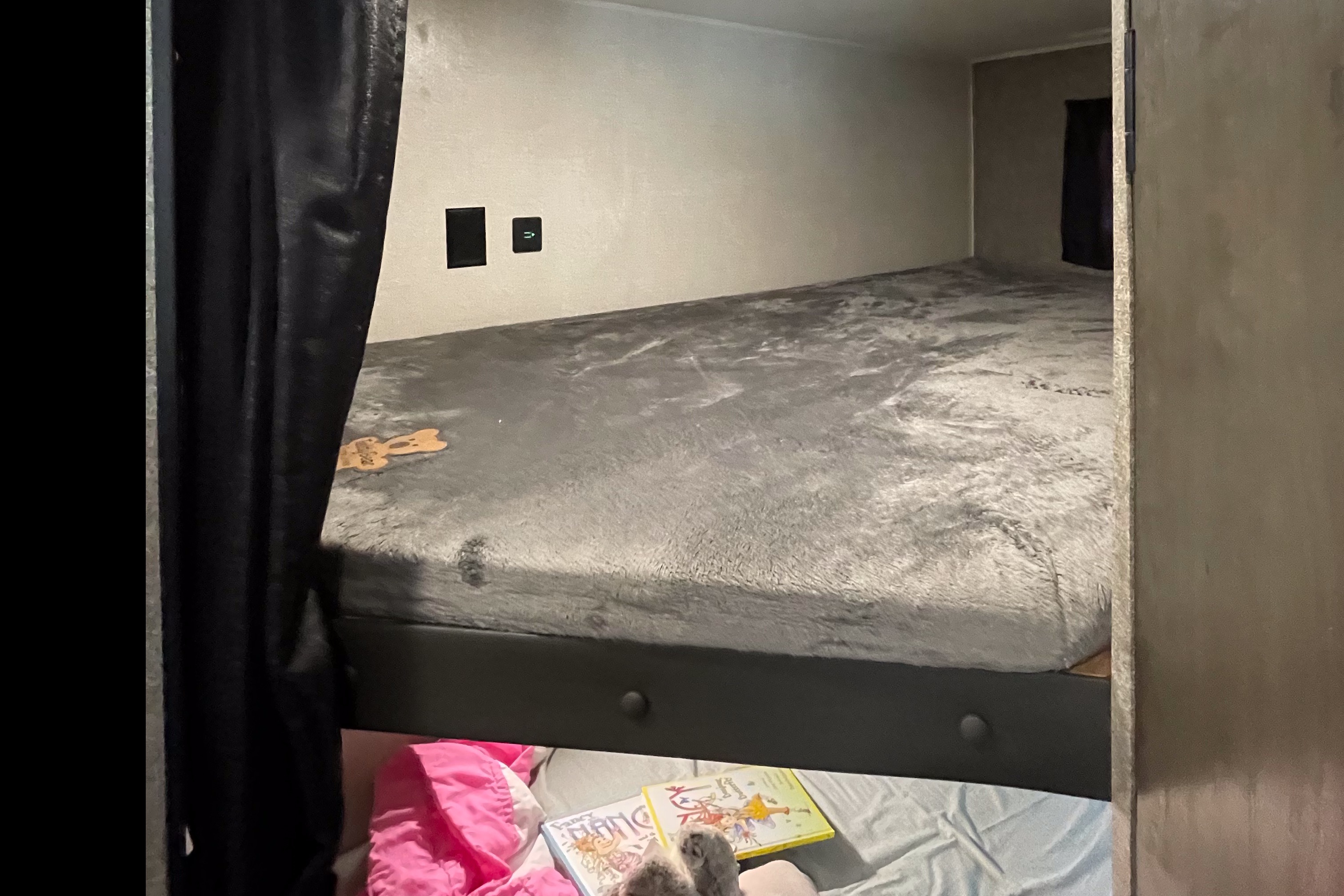 Tom's Starcraft Autumn Ridge Travel Trailer