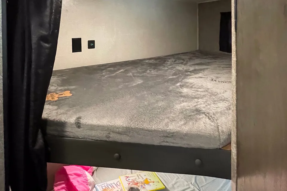 Tom's Starcraft Autumn Ridge Travel Trailer