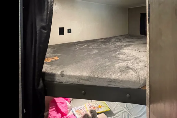 Tom's Starcraft Autumn Ridge Travel Trailer