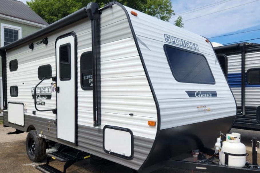 Jeff's 2023 Sportsmen 191BHK Travel Trailer