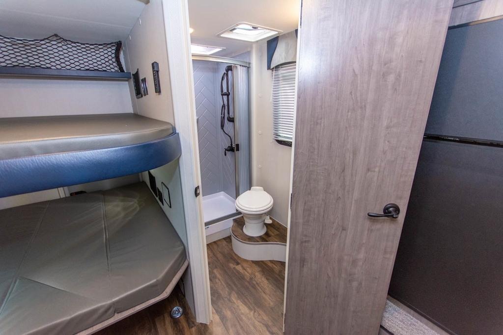 4 seasons - Family Travel Trailer 2021(Pet Friendly)