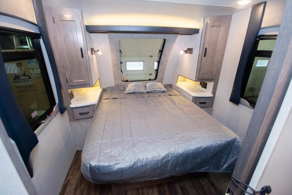 4 seasons - Family Travel Trailer 2021(Pet Friendly)