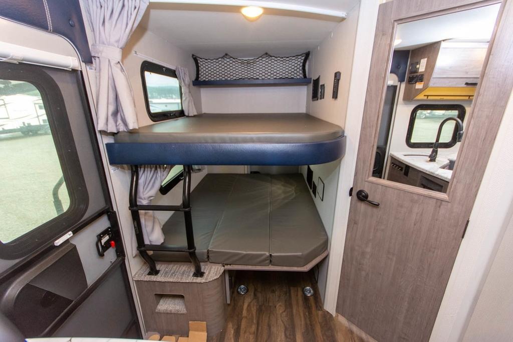 4 seasons - Family Travel Trailer 2021(Pet Friendly)