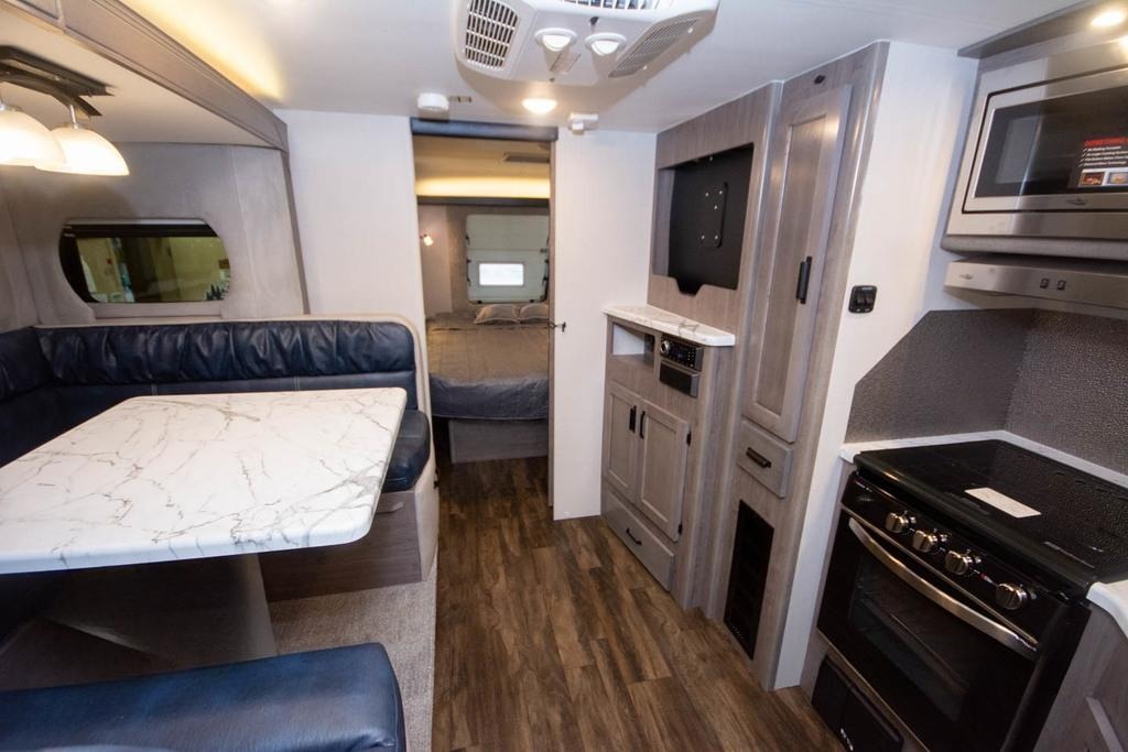 4 seasons - Family Travel Trailer 2021(Pet Friendly)