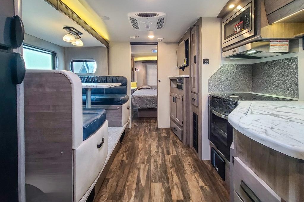 4 seasons - Family Travel Trailer 2021(Pet Friendly)