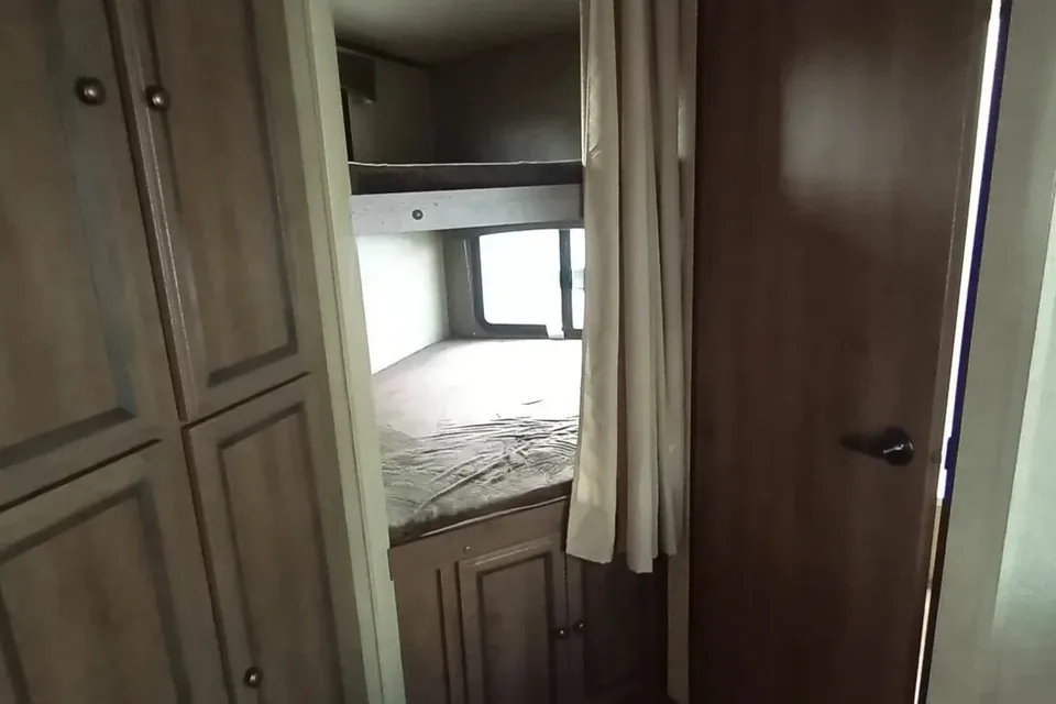 Rent our Cruiser RV S279DBS Travel Trailer!
