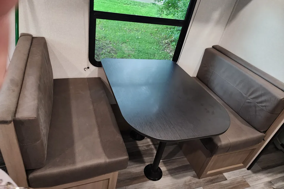 Frosty Dinghy's 2026 Jayco SLX Flight Travel Trailer