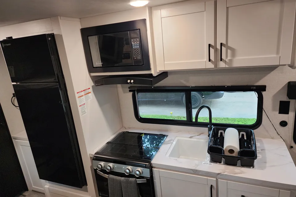 Frosty Dinghy's 2026 Jayco SLX Flight Travel Trailer