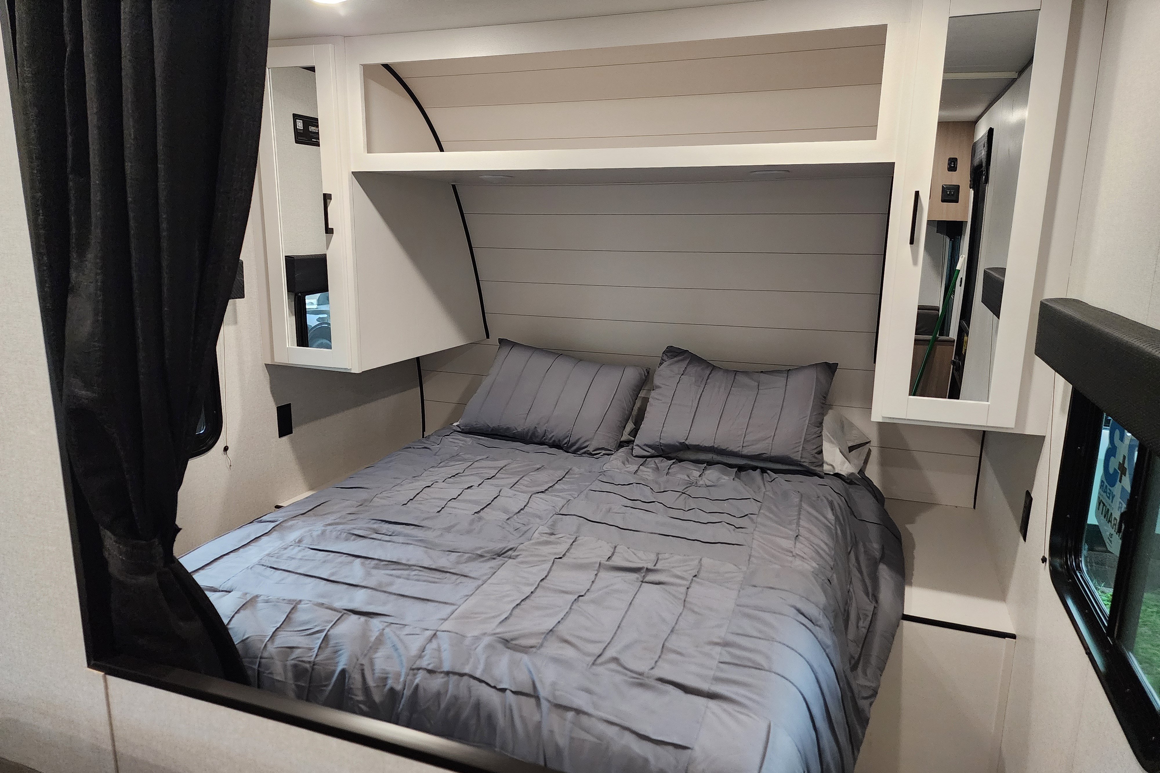 Frosty Dinghy's 2026 Jayco SLX Flight Travel Trailer