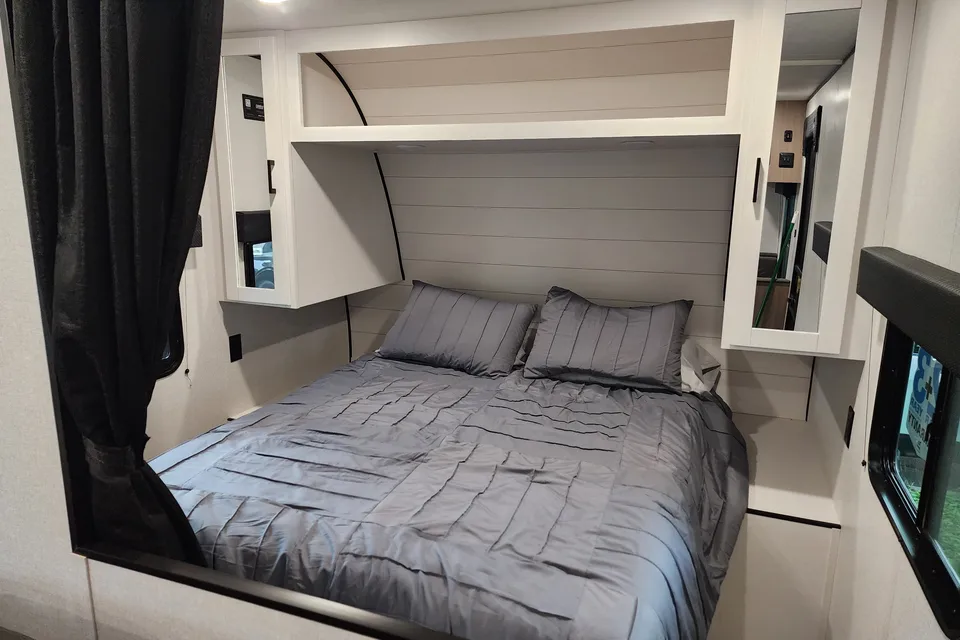 Frosty Dinghy's 2026 Jayco SLX Flight Travel Trailer