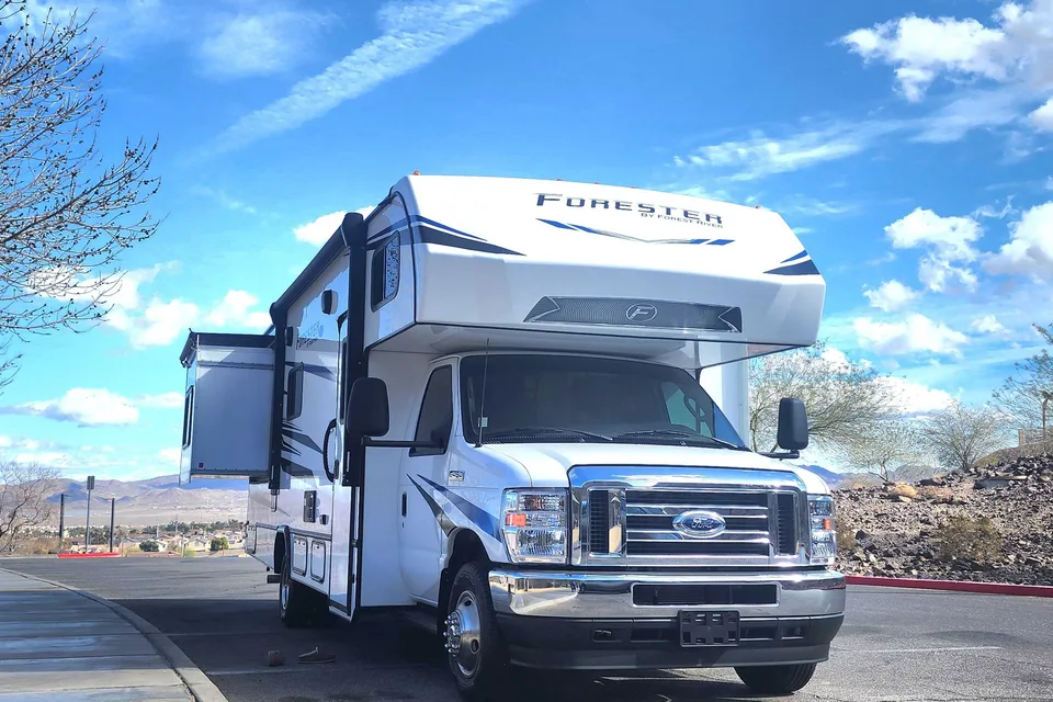 2023 Forest River Forester 29Ft