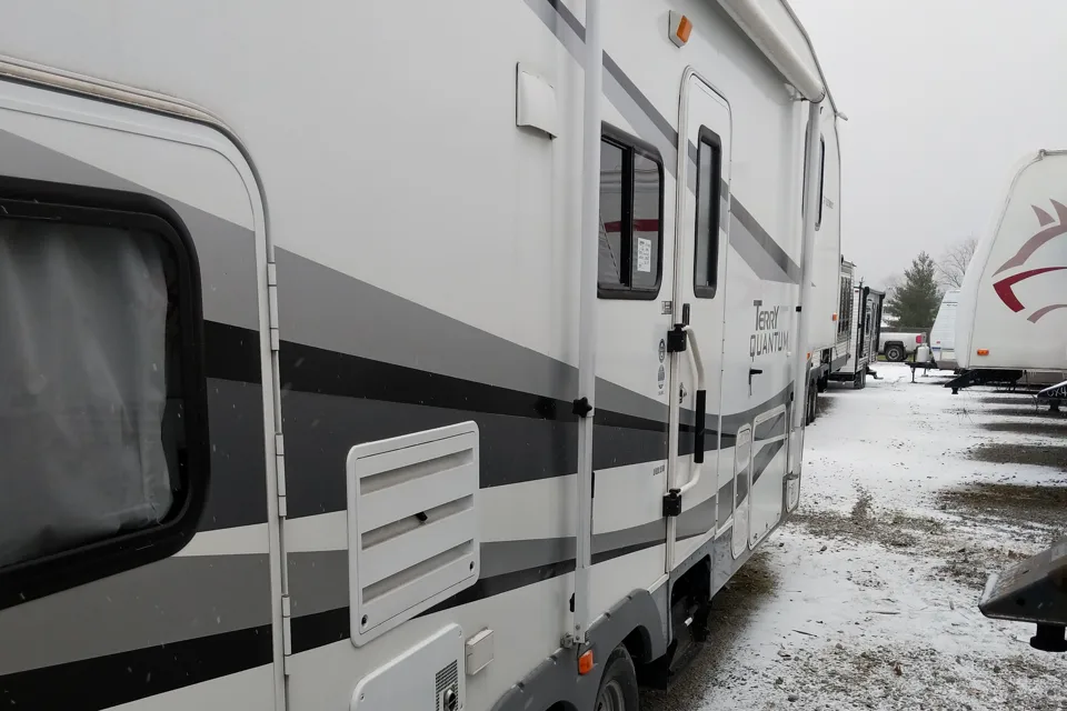Nicely Maintained Bunkhouse 5th Wheel