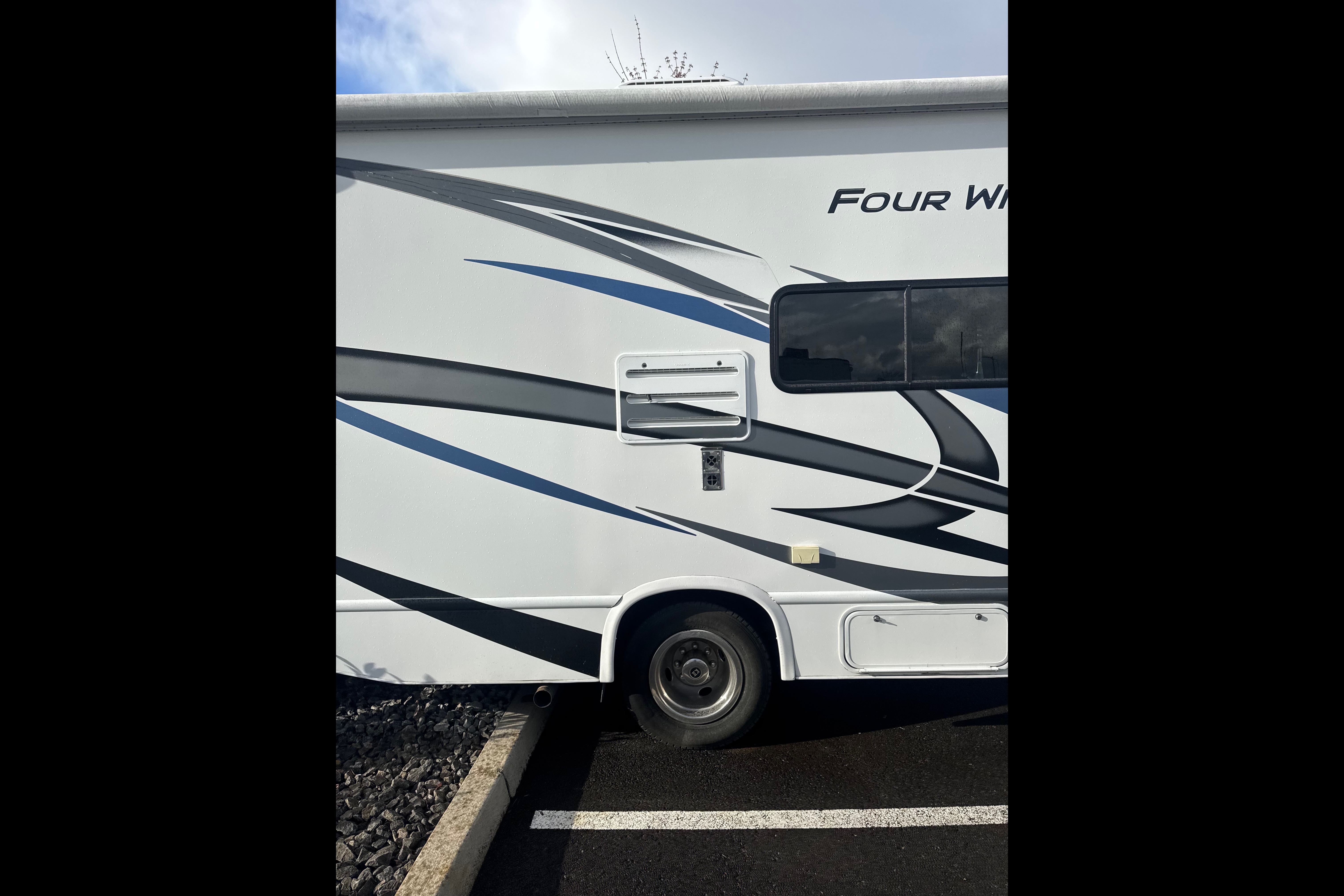 Mohammed's Thor Motor Coach Four winds Class C