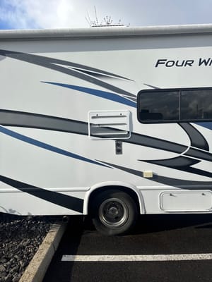 Mohammed's Thor Motor Coach Four winds Class C