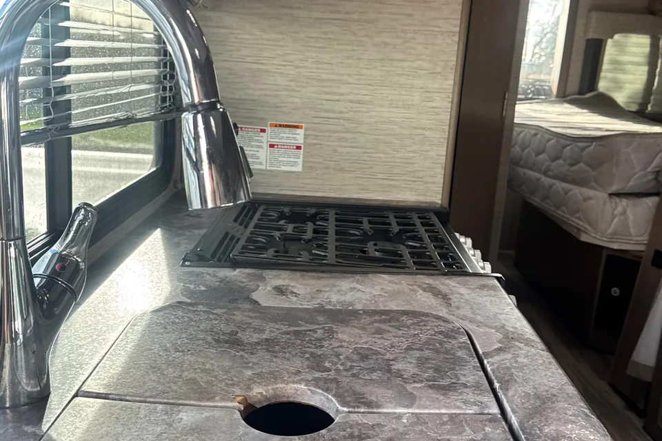 Mohammed's Thor Motor Coach Four winds Class C