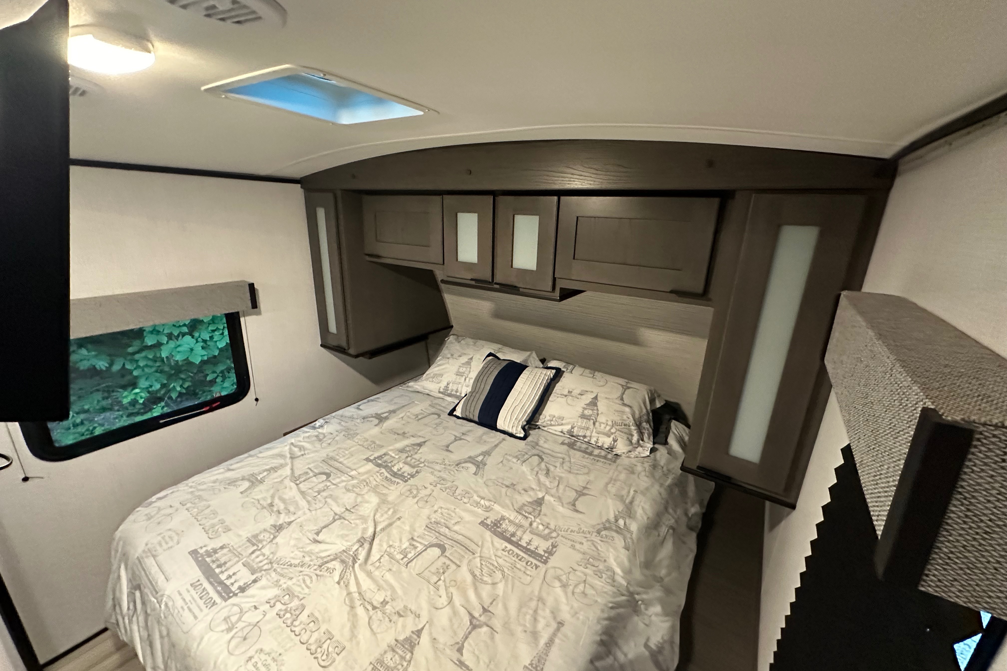 Cruiser RV MPG Ultra Lite 3100 BH Travel Trailer