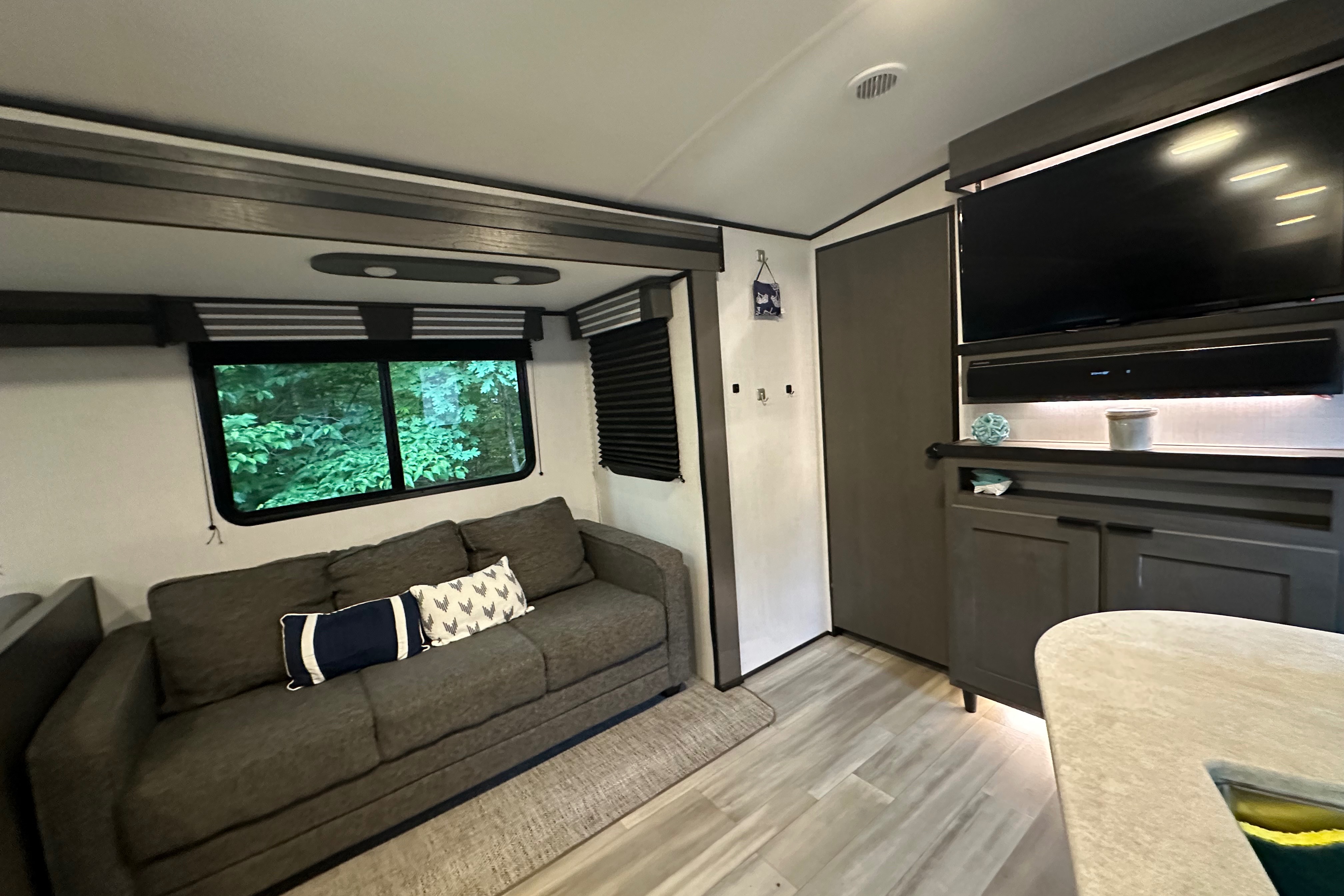 Cruiser RV MPG Ultra Lite 3100 BH Travel Trailer
