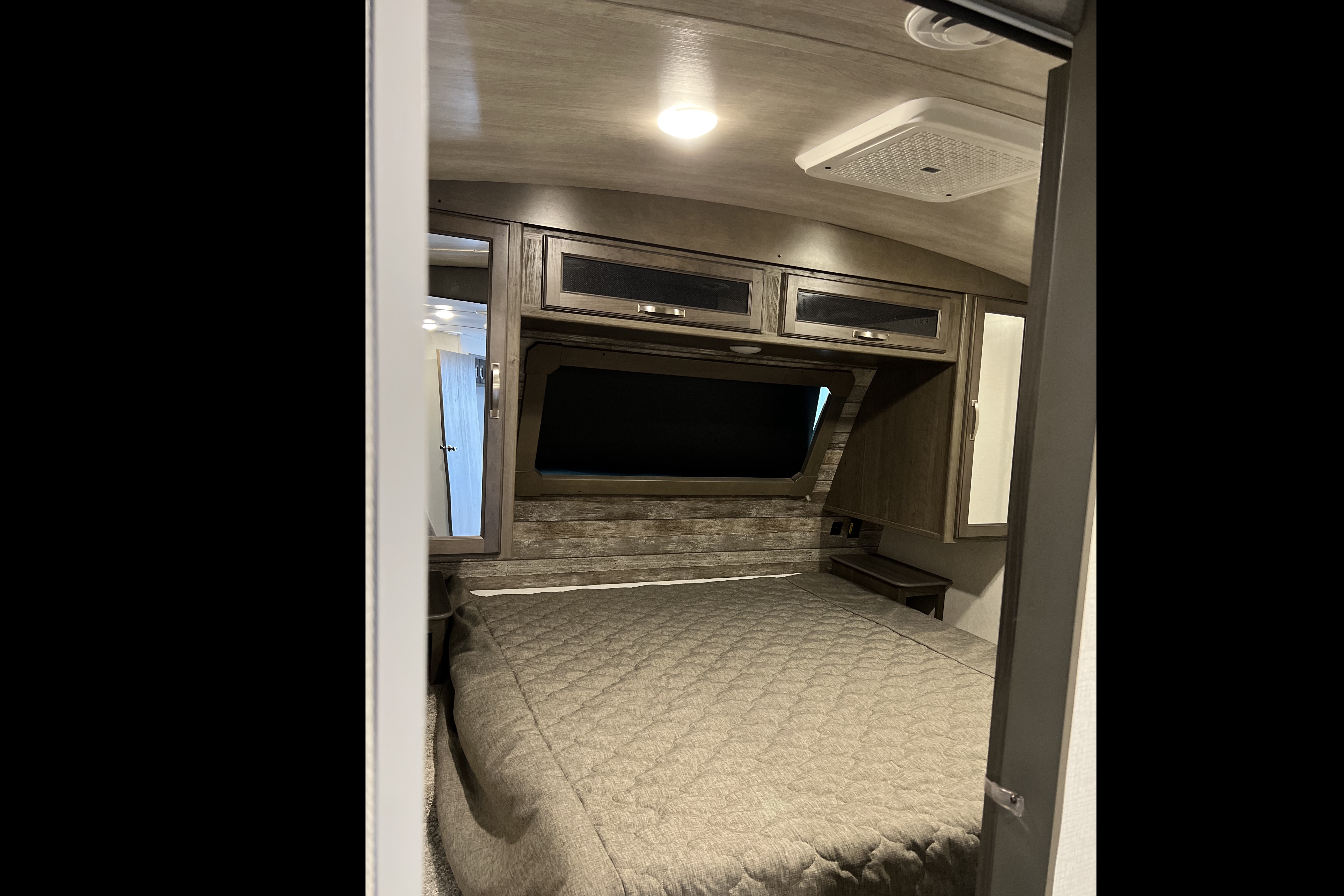 vernon's Keystone Cougar 26RBS Travel Trailer