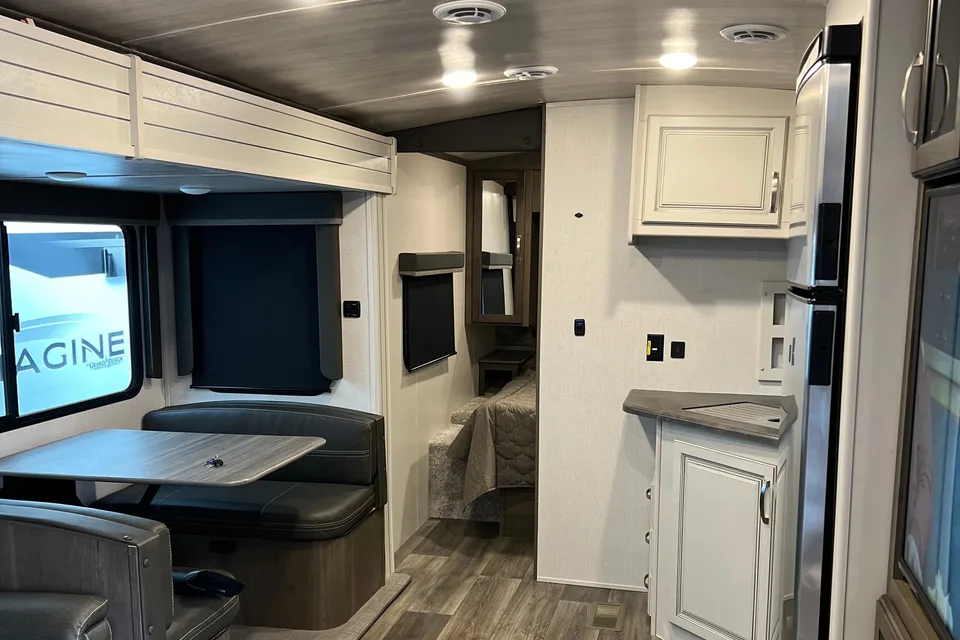 vernon's Keystone Cougar 26RBS Travel Trailer