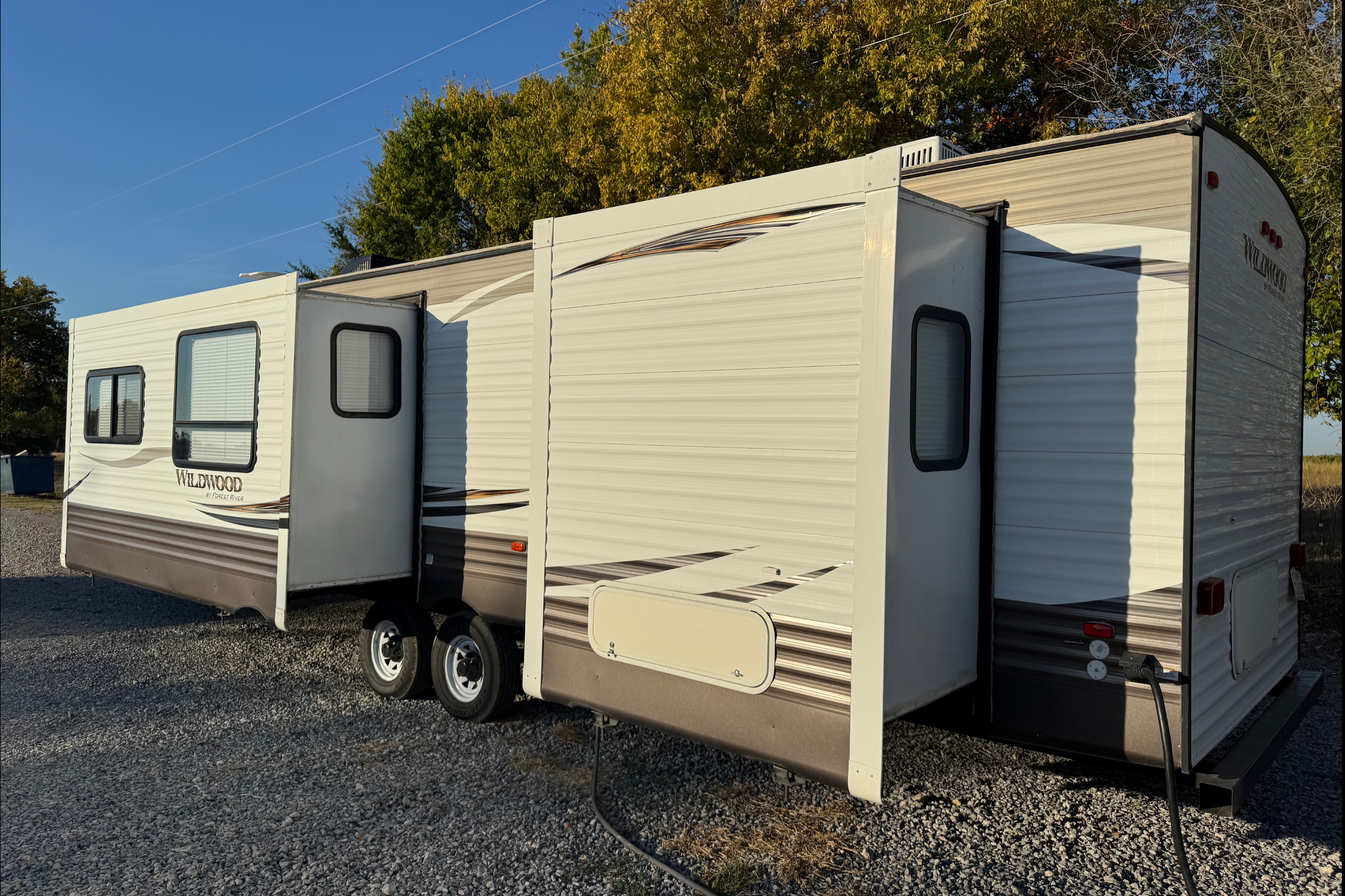 2 Bedroom Trailer with Washer/Dryer
