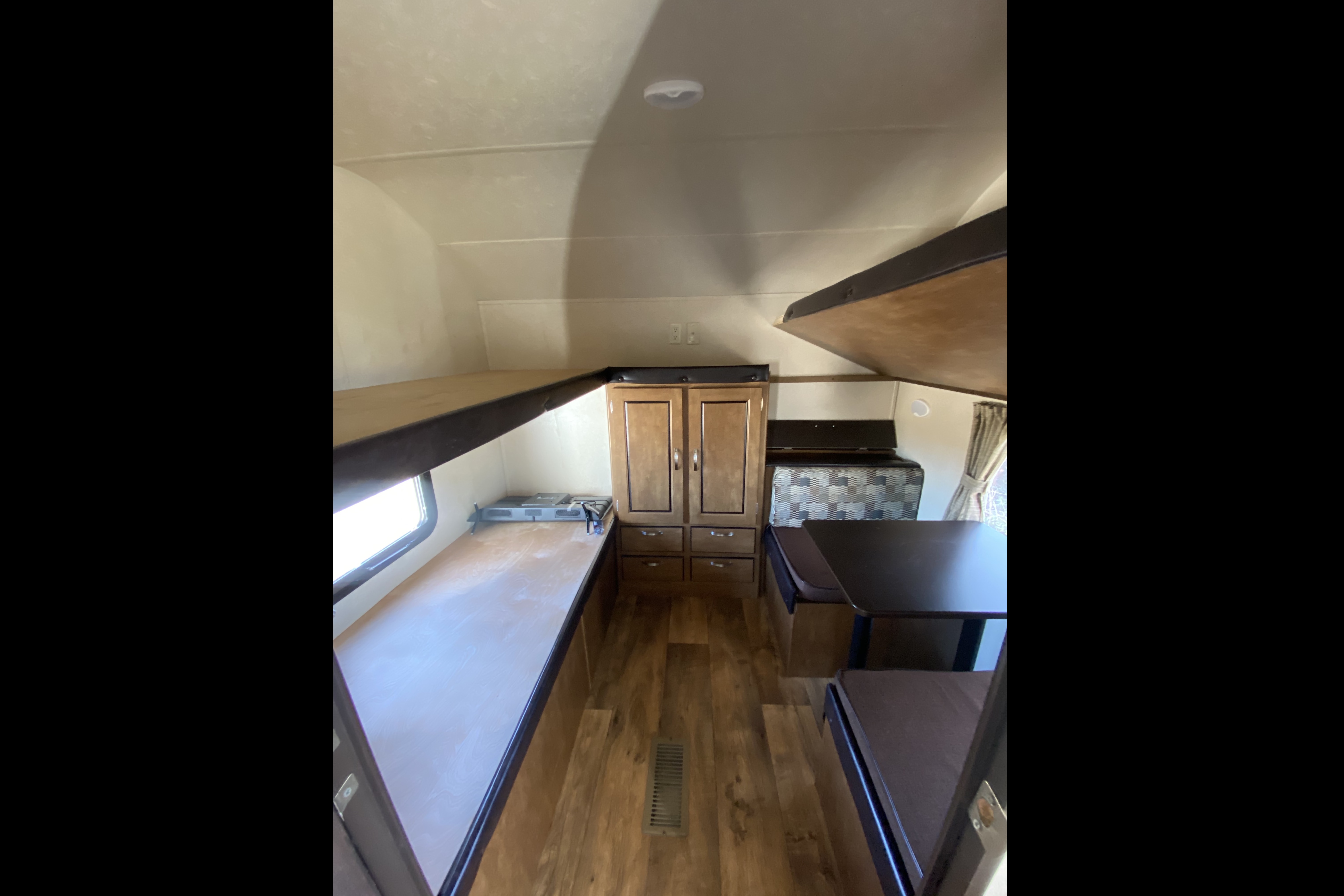 2 Bedroom Trailer with Washer/Dryer