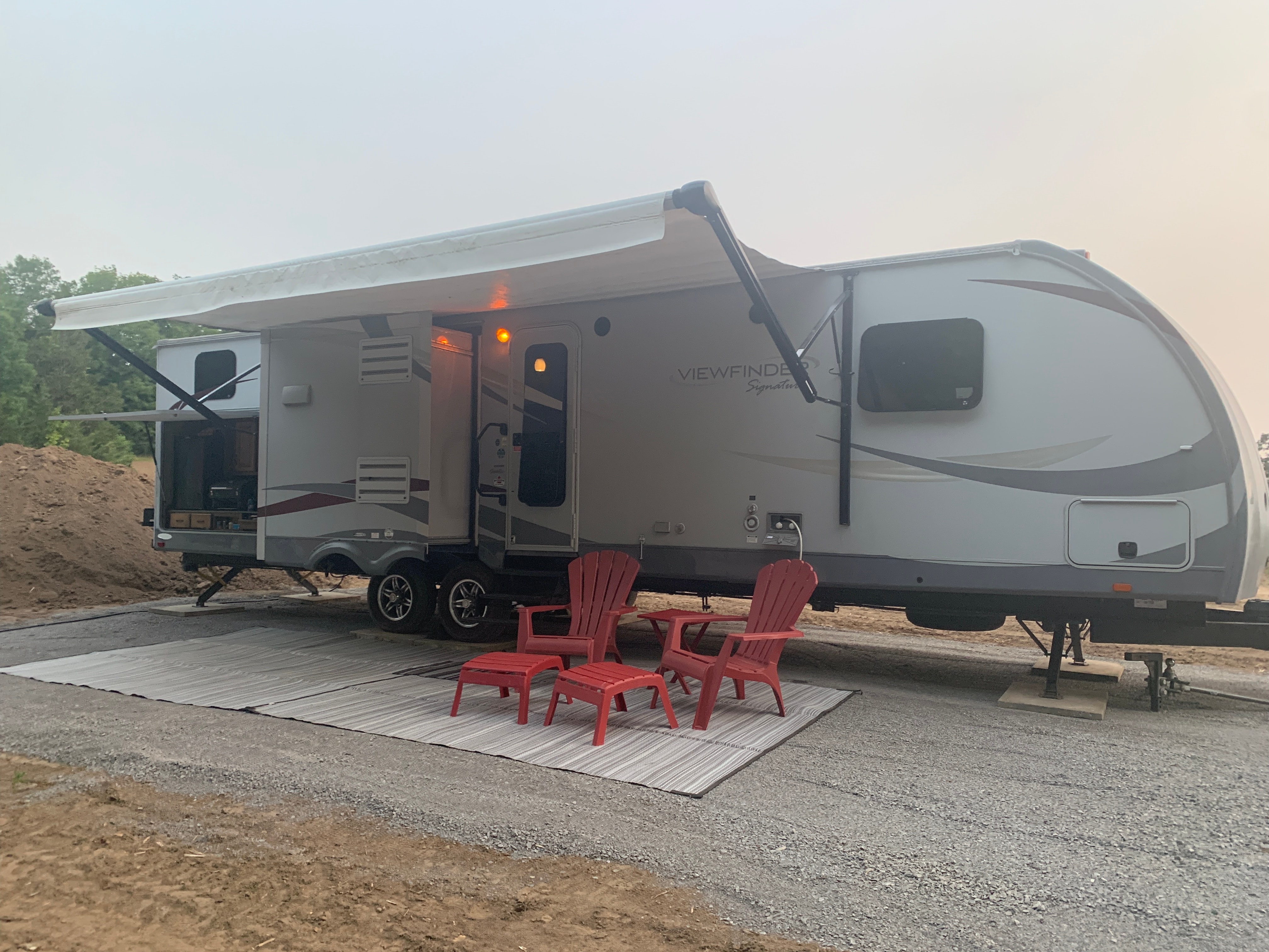 Cedar & Stone 32’ Viewfinder RV VS32KIBH Travel Trailer