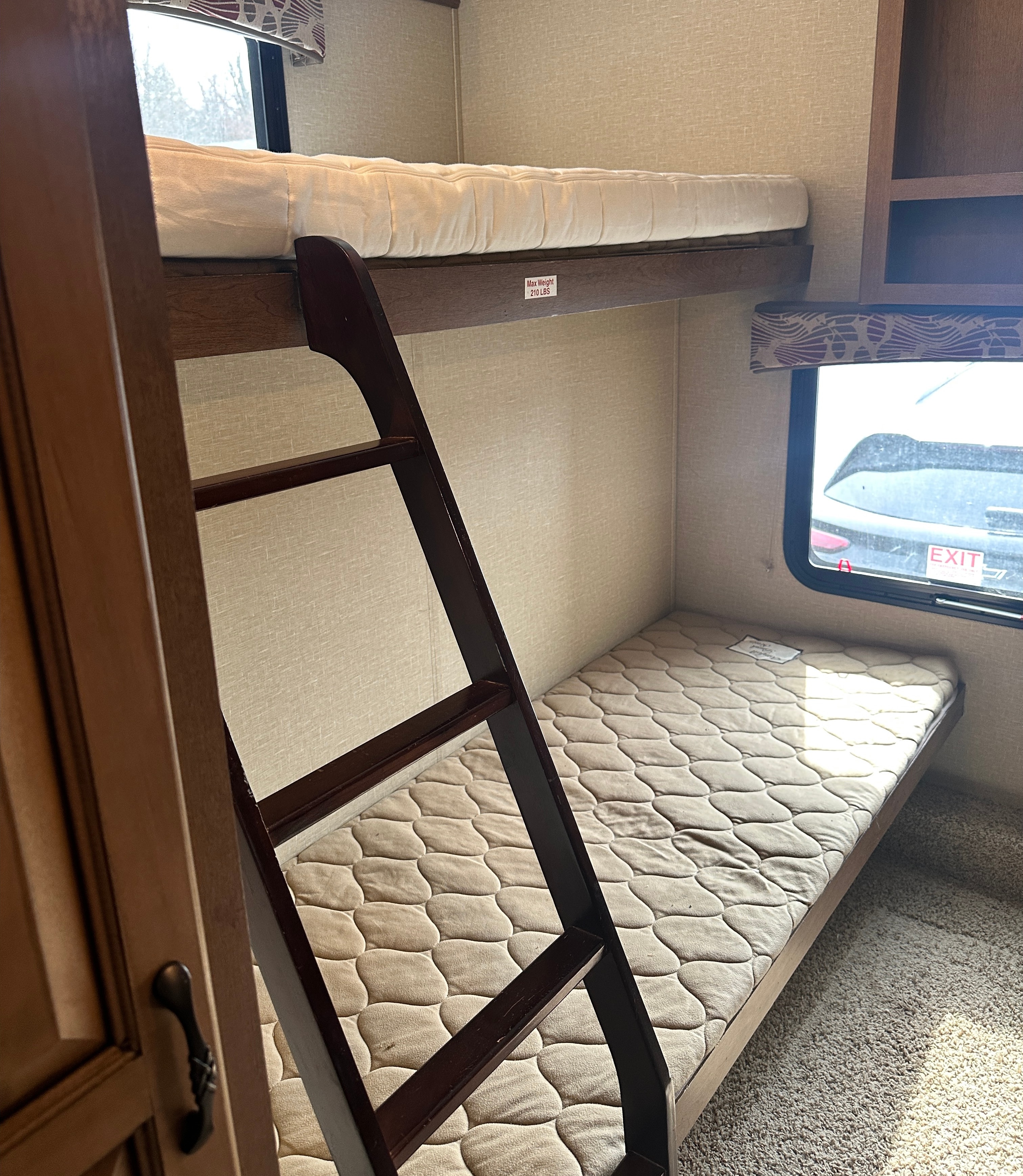 Cedar & Stone 32’ Viewfinder RV VS32KIBH Travel Trailer