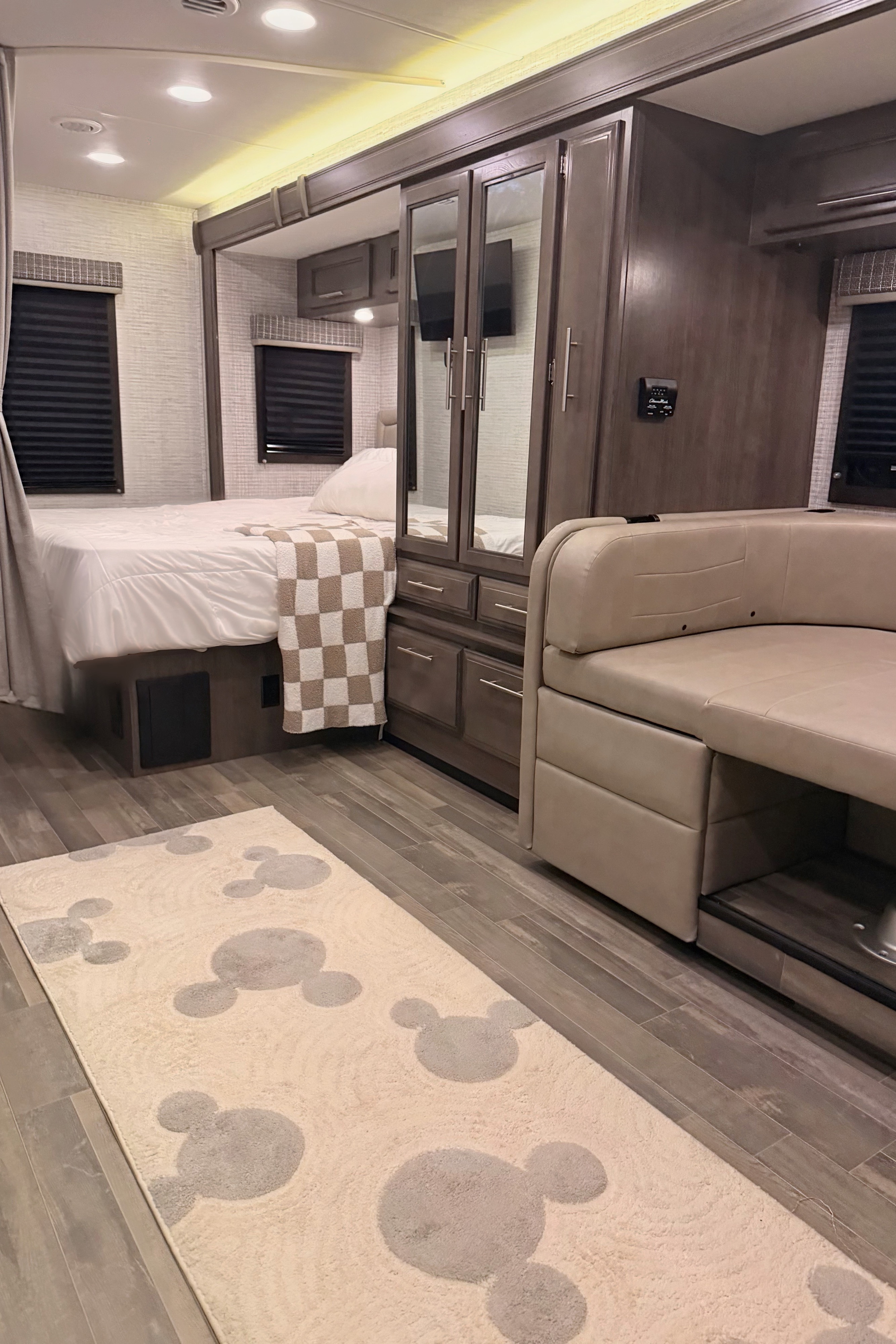 Augusta Adventure Coach