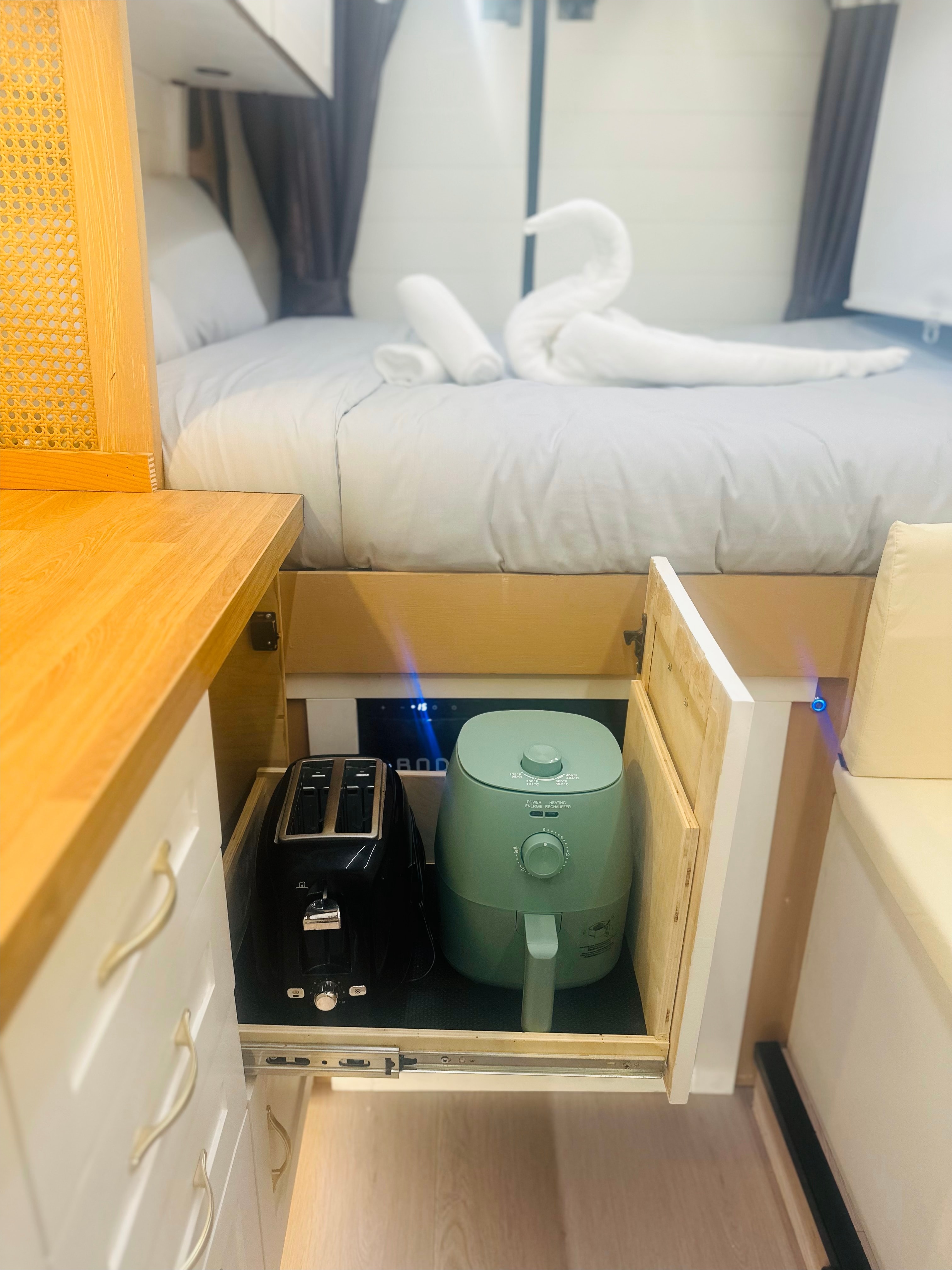 Millie - 2016 Promaster 3500 Campervan Extended/High Roof Off The Gird