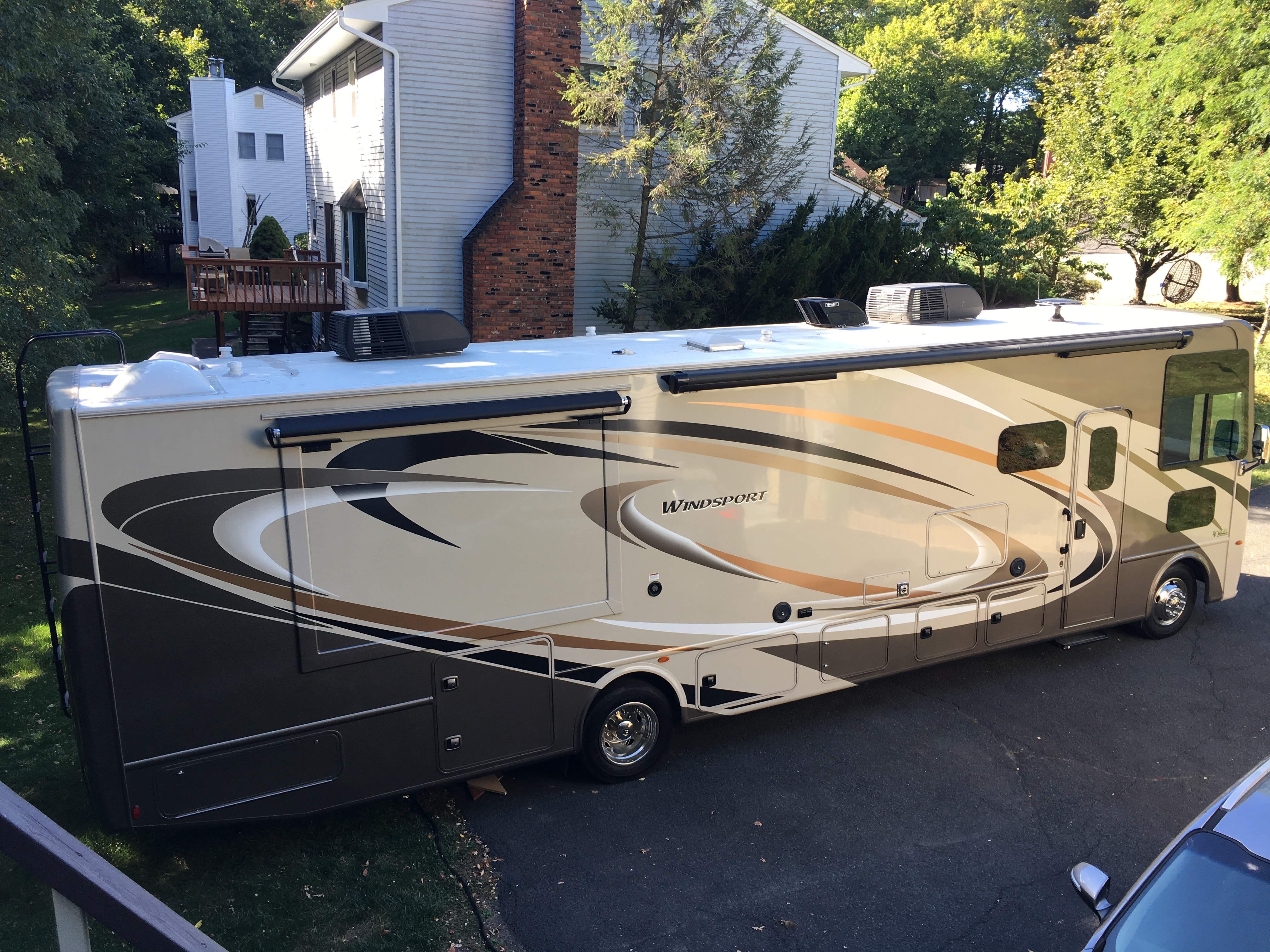 gary's Thor Motor Coach Windsport Class A