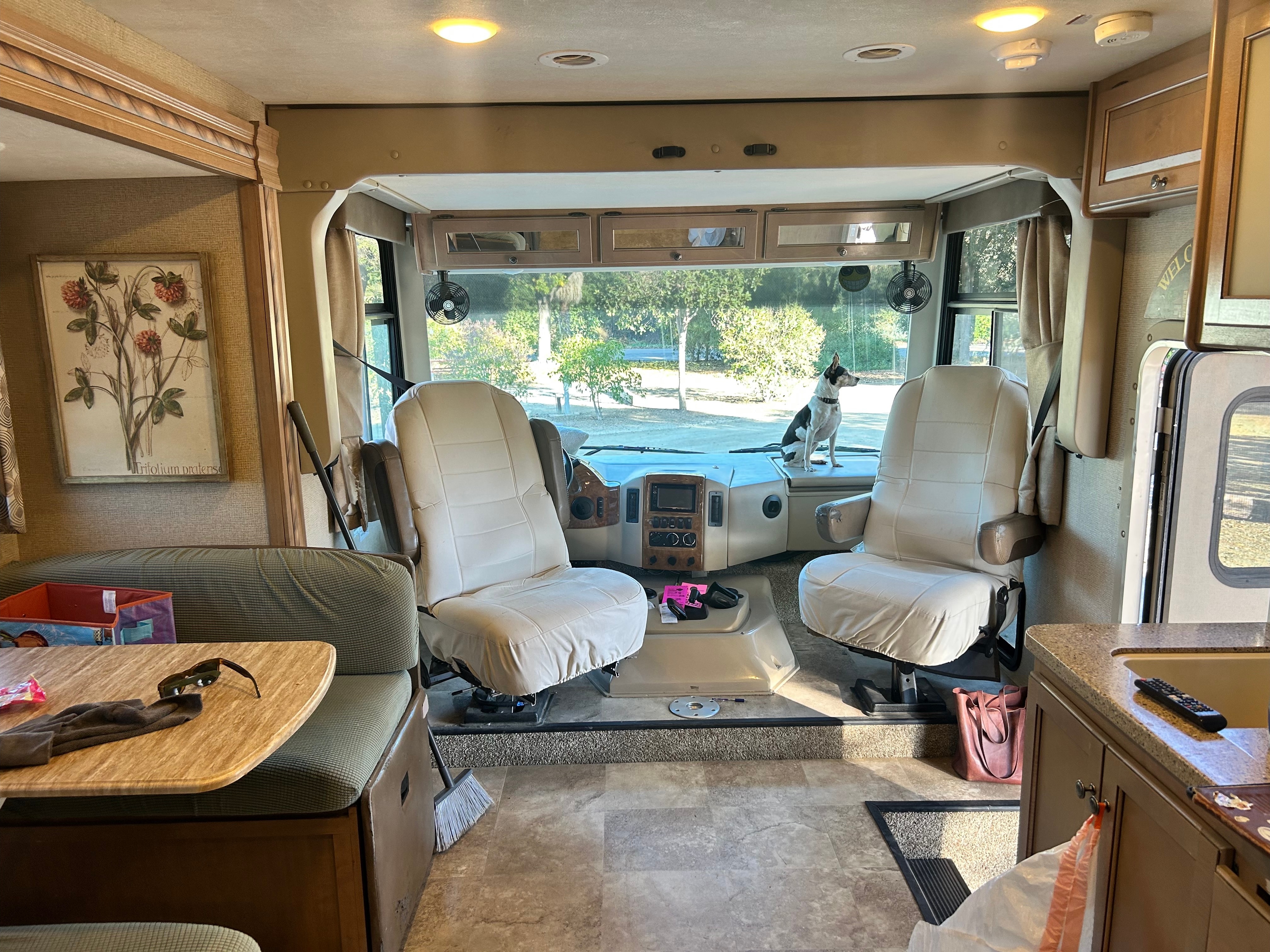 gary's Thor Motor Coach Windsport Class A