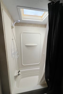 26 Feet of Vacation!! Half-Ton Towable • Sleeps 9 • Upgraded Comfort • Pet Friendly