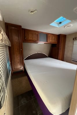 26 Feet of Vacation!! Half-Ton Towable • Sleeps 9 • Upgraded Comfort • Pet Friendly