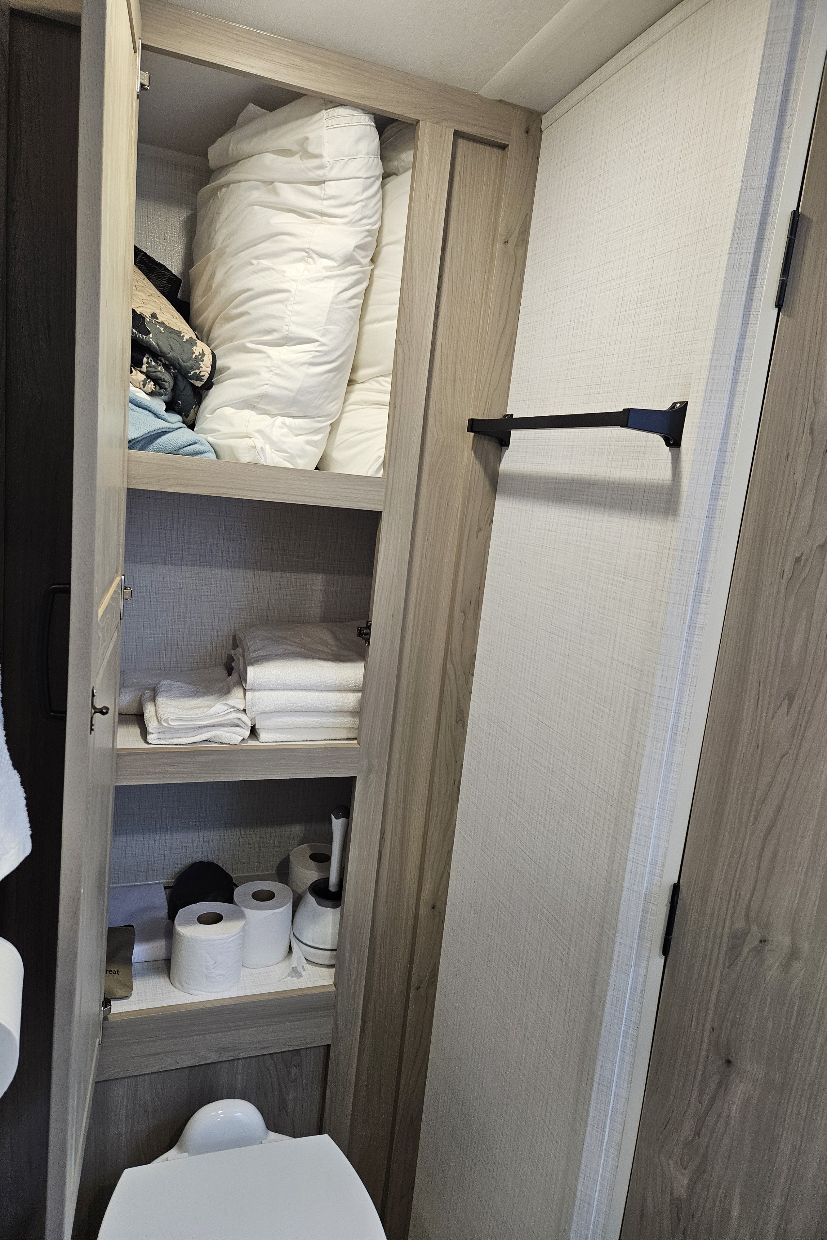 Bear Hug Retreat - Your comfy home away from home!