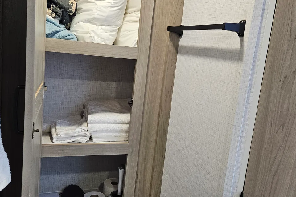 Bear Hug Retreat - Your comfy home away from home!