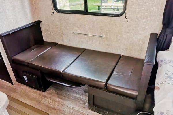 Midsize SUV Towable, New 2022 Jayco Jay Flight SLX 7, 174BH Bunkhouse