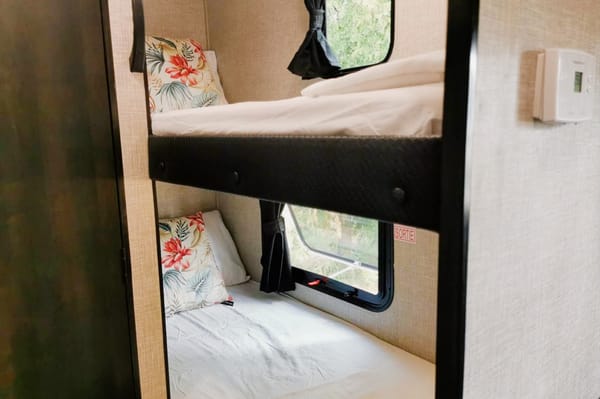 Midsize SUV Towable, New 2022 Jayco Jay Flight SLX 7, 174BH Bunkhouse
