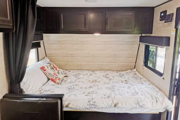 Midsize SUV Towable, New 2022 Jayco Jay Flight SLX 7, 174BH Bunkhouse
